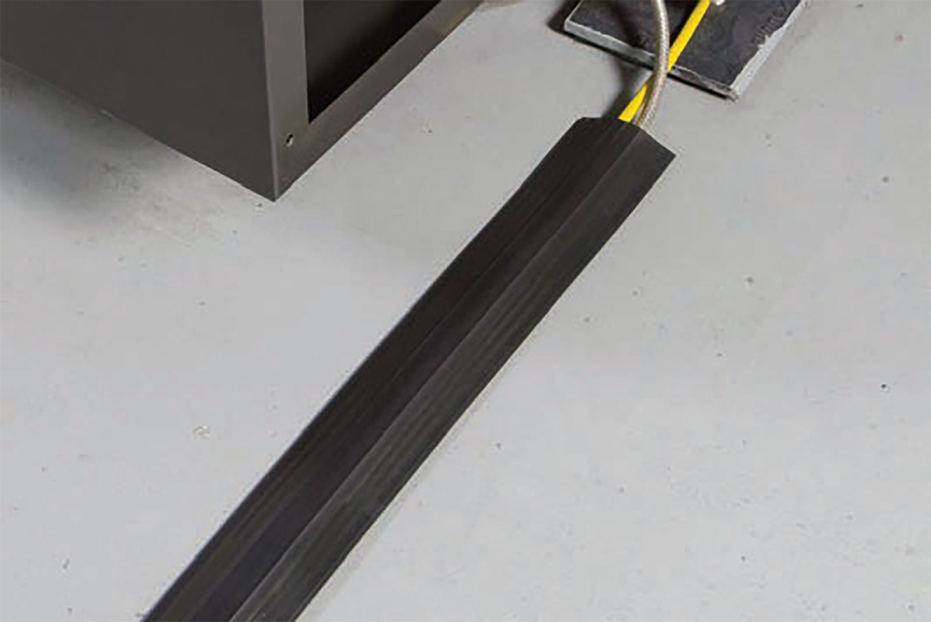 D-Line floor Cable Cover Black 80mm Wide 1.8m length c/w connectors FC83B_3