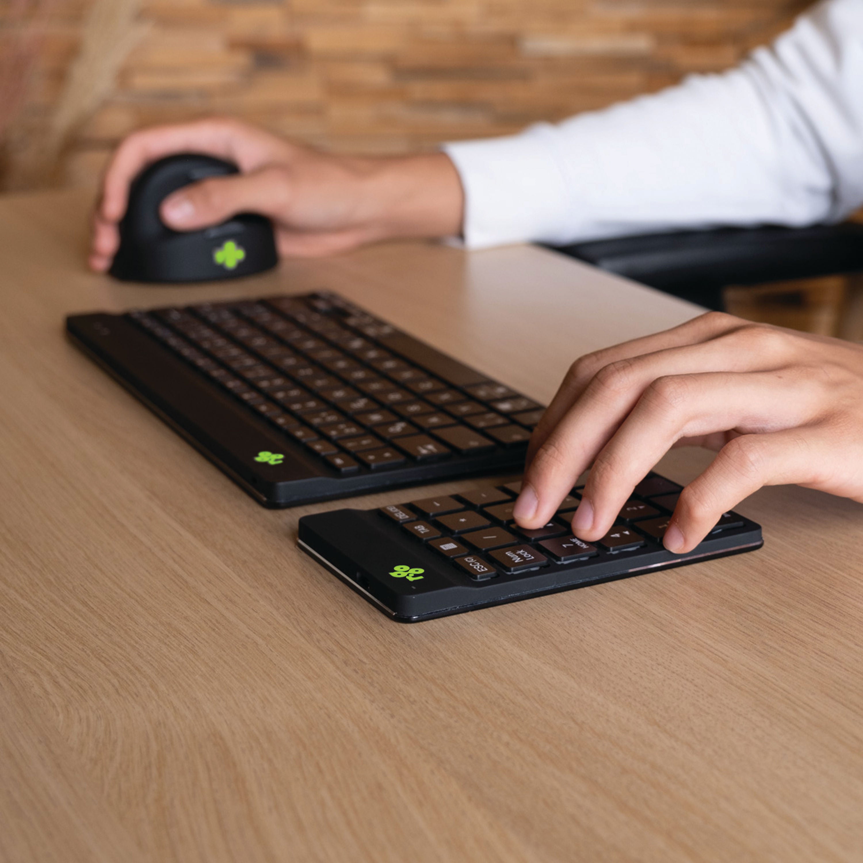 R-Go Numpad Break Numeric Keypad Wireless Black RGOCONMWLBL_2